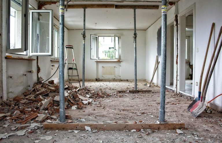 Abbruch und Entkernung – Baustelle